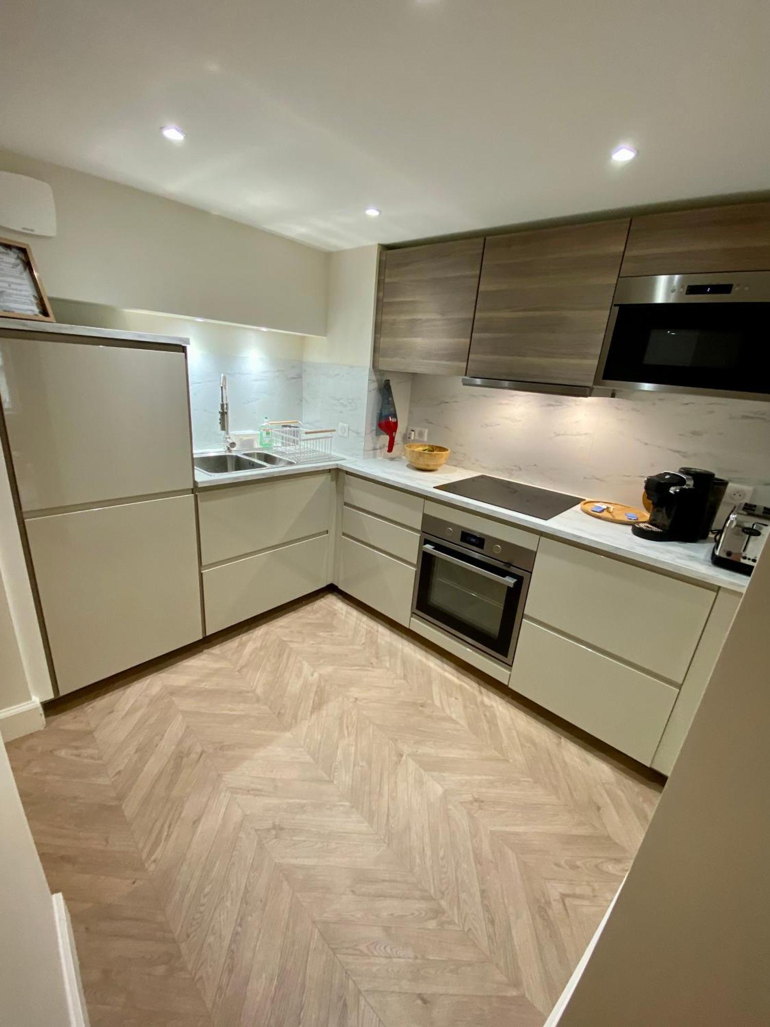Superbe Appartement Terrasse Et Parking Gratuit Auxerre Buitenkant foto
